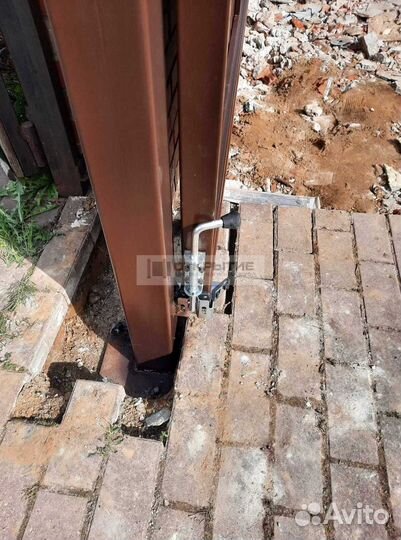 Распашные ворота с калиткой