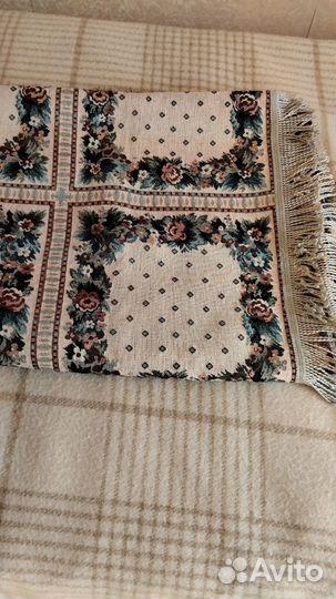 Фарфоровая посуда,скатерть