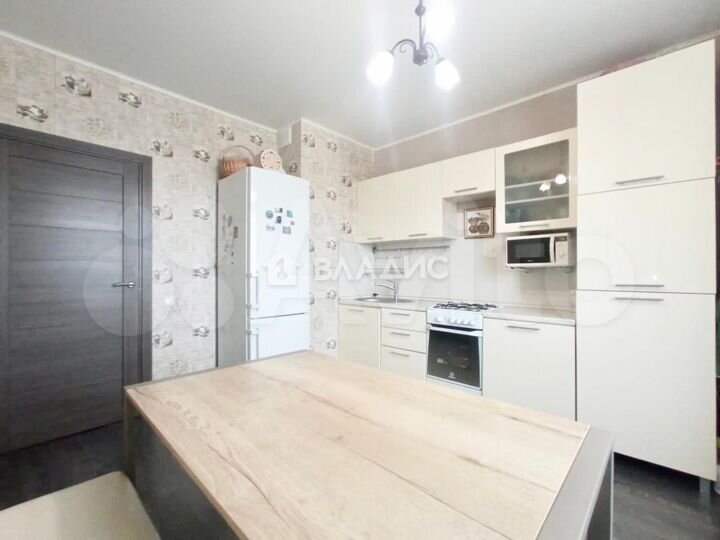 3-к. квартира, 77 м², 4/4 эт.