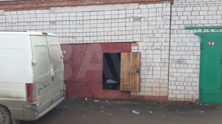 Гараж, > 30 м²