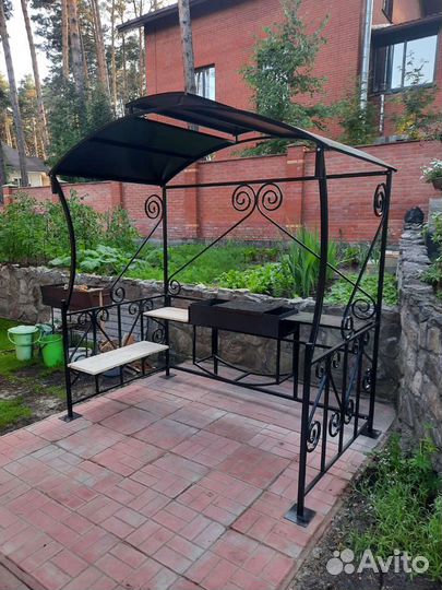 Беседка, мангальная зона, мангал