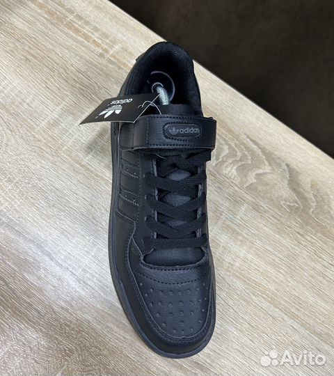 Кроссовки adidas