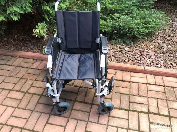 Инвалидная коляска прочная прогулочная