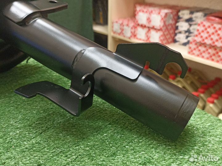 Амортизатор передний правый Ford C-Max (2003-10г)