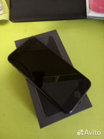 Телефон iPhone 8 64 gb