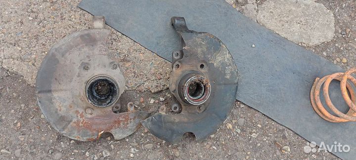 Поворотные кулаки нива