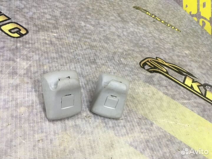 Крючок Фиксатор солнцезащитного козырька Focus 2