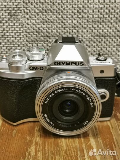 Фотоаппарат Olympus OM-D E-M10 Mark III + 14-42