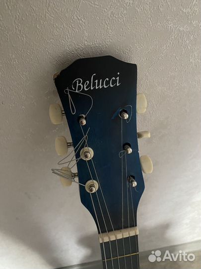 Акустическая гитара