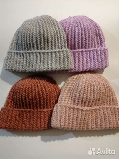 Шапки новые женские
