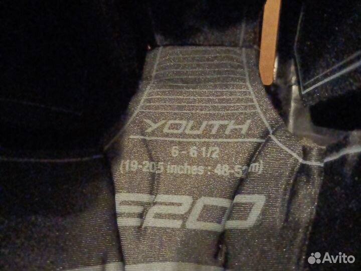 Хоккейный шлем