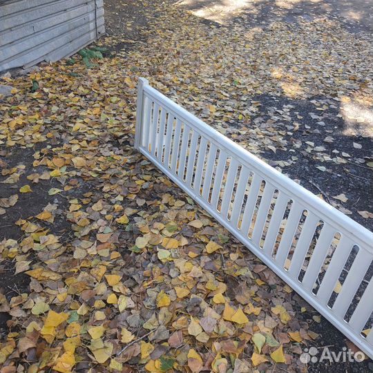 Полка металлическая,элемент ограждения