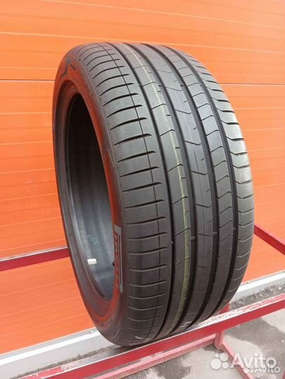 Pirelli P Zero PZ4 275/40 R20 106W