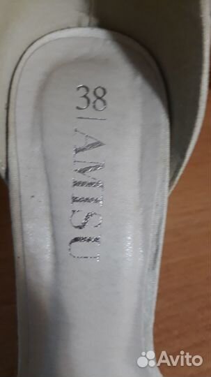 Босоножки женские