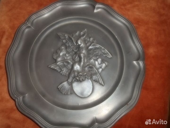 Блюдо.Олово.Клеймо Ангелочик.Германия 70-х