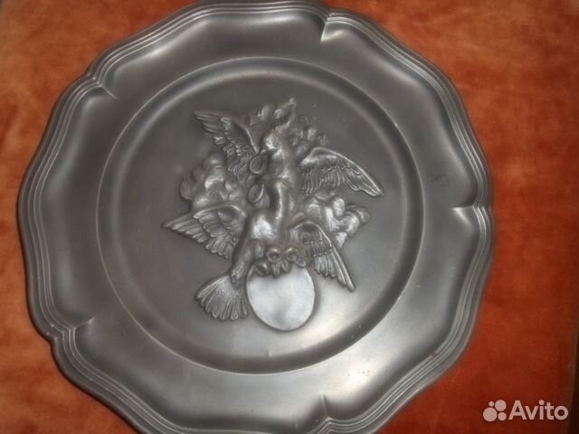 Блюдо.Олово.Клеймо Ангелочик.Германия 70-х