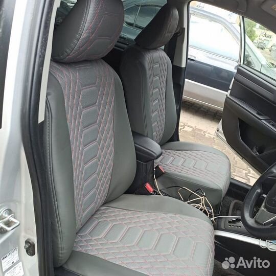 Авточехлы Toyota Noah 70