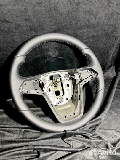 Руль Opel astra j перетянут в кожу Nappa