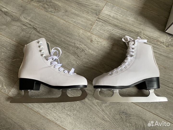 Коньки женские 38 размер