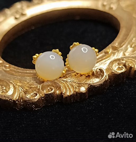 Женские серьги гвоздики