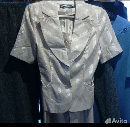 Куртка, костюмы новые 38-44 р