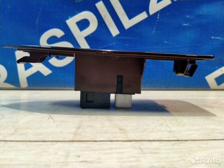 Блок управления стеклоподъемниками задний левый