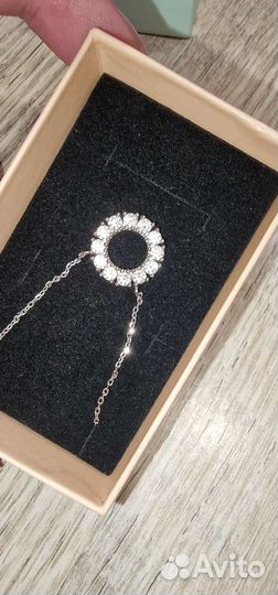 Шейное украшение с муассанитом