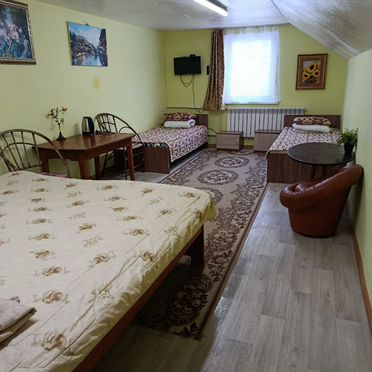 Комната 18 м² в 3-к., 2/2 эт.