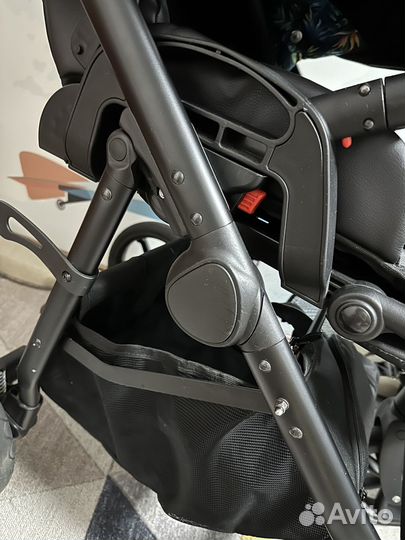 Коляска прогулочная