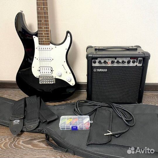 Электрогитара с комбиком Yamaha