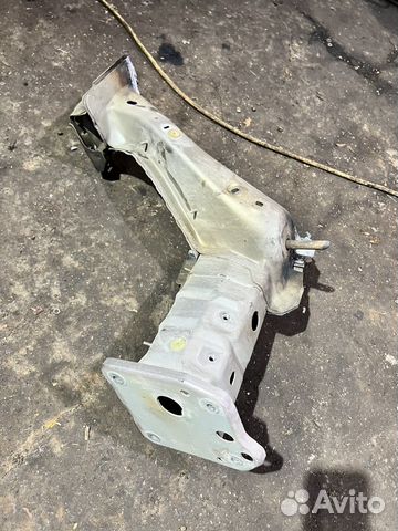 Лонжерон Volvo XC70 2007-2016