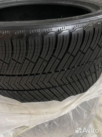 Michelin Pilot Alpin 265/40 R19