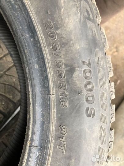 Bridgestone B700 205/55 R16