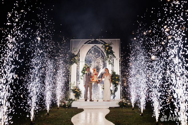 Холодные фонтаны на свадьбу