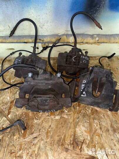 Суппорта тормозные комплект Mercedes-Benz W210