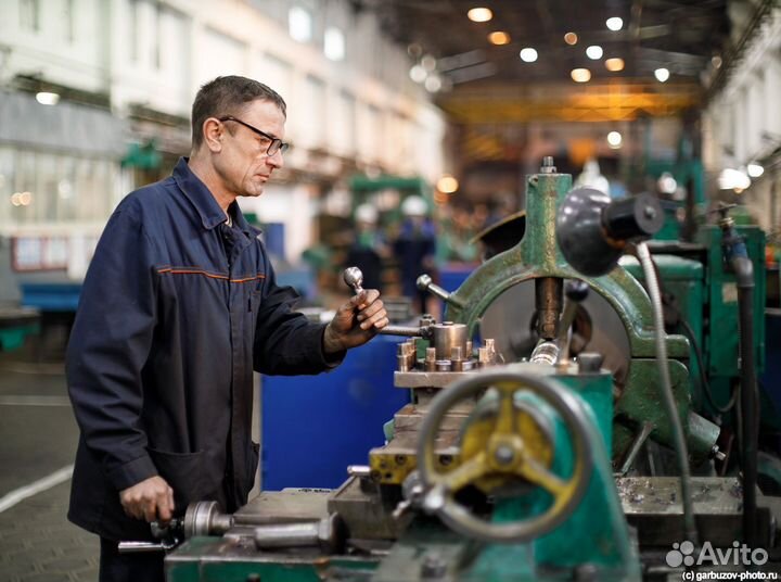 Токарь на полуавтоматические станки