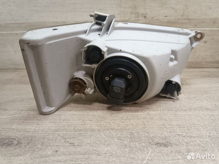 Фара противотуманная левая Toyota Camry XV30 (2001