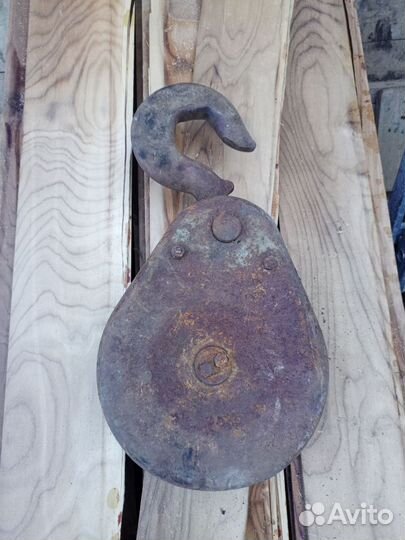 Крюк для крана