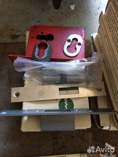 Замок врезной цилиндровы для дверей