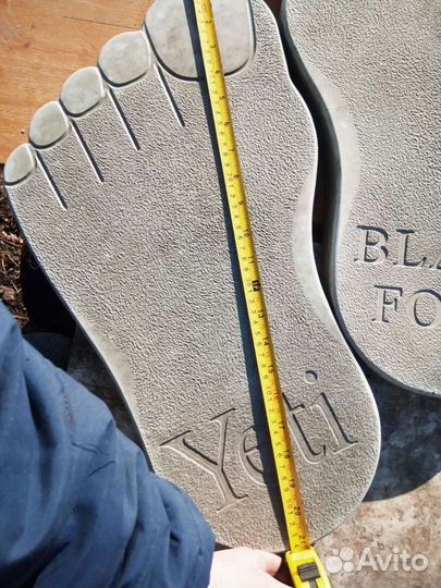 Бетонные стопы Снежного человека, Вазоны