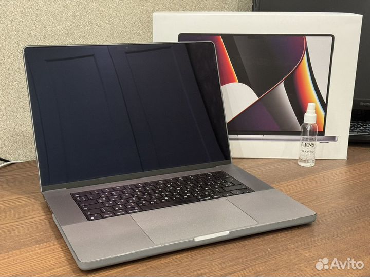 MacBook Pro 16 (2021), 1000 ГБ, M1 Pro (10 ядер), RAM 16 ГБ, GPU 16-core