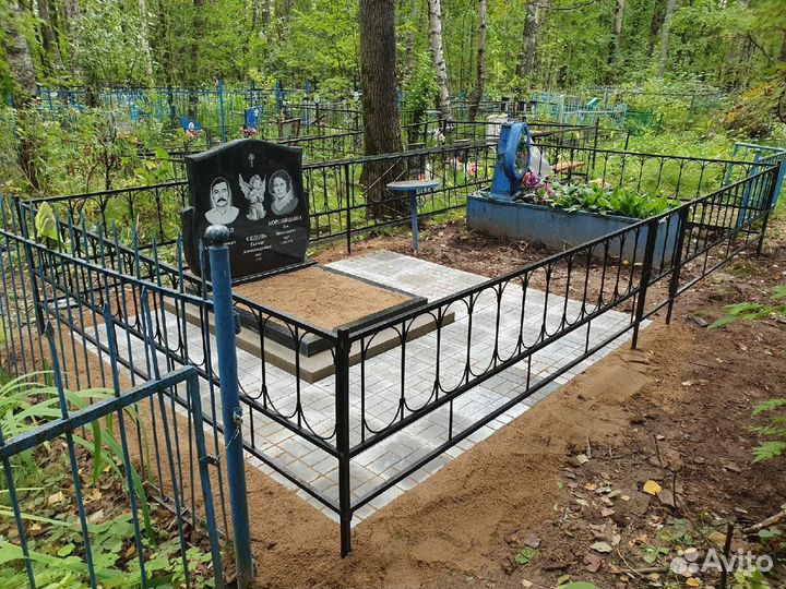 Оградки на кладбище