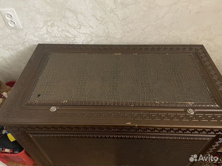 Сундук деревянный