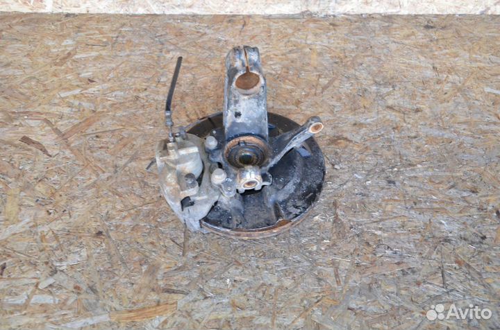 Кулак поворотный передний правый Ford Kuga CBS