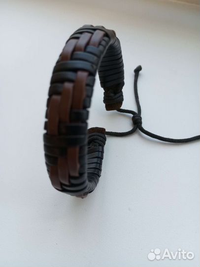 Кожаный браслет