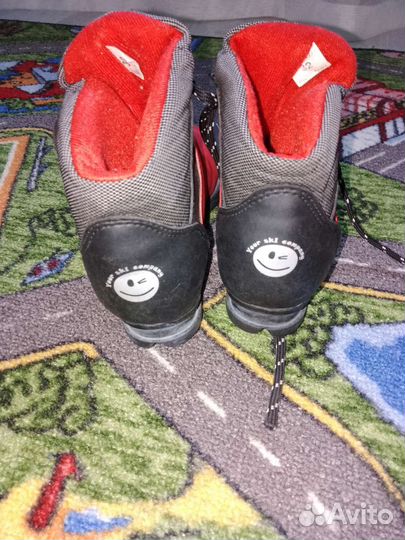 Лыжные ботинки