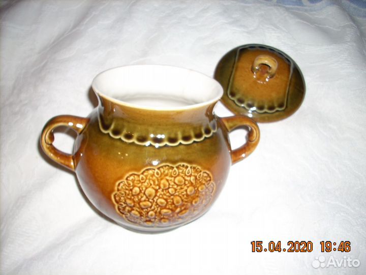 Большой керамический горшок для пищи