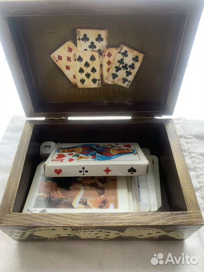 Шкатулка для хранения игральных карт