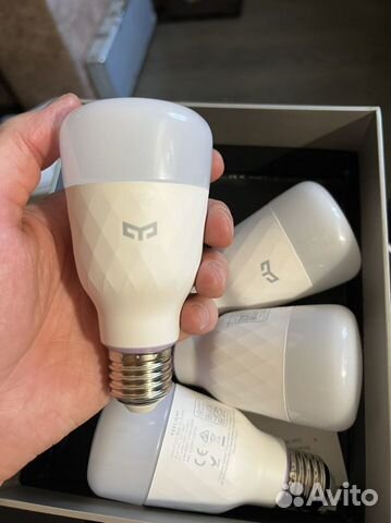 Лампа умная светодиодная