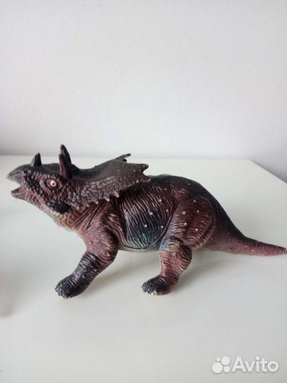 Динозавры, млекопетающие, насекомые, ящерцы, кроко